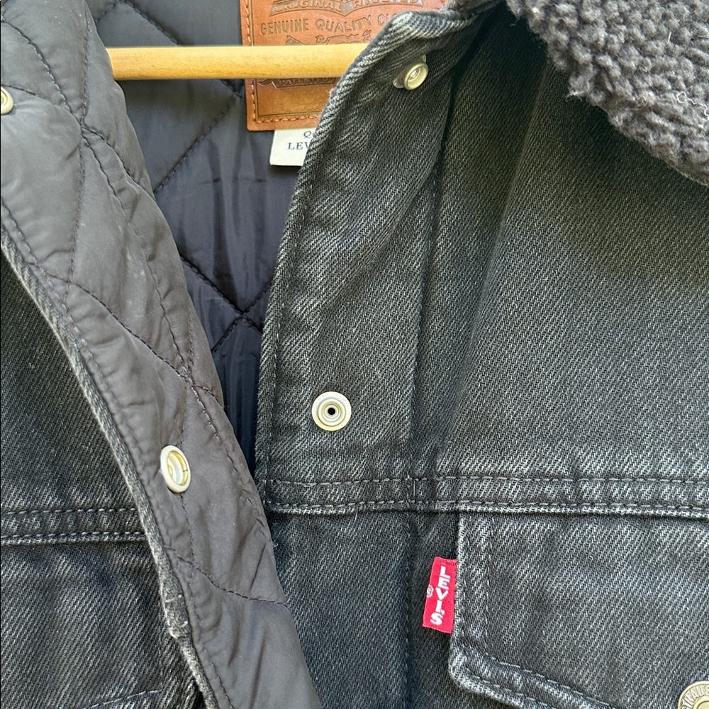 Levi's Black Quilted Jacket with Brown Leather Patch - Picture 4 of 4